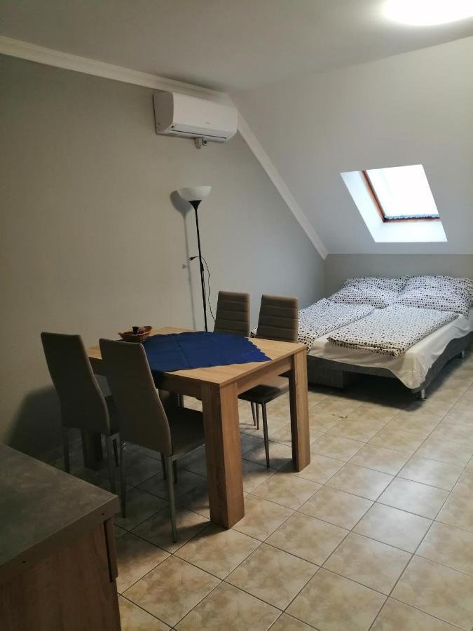 Apartman Pavai Хайдусобосло Экстерьер фото