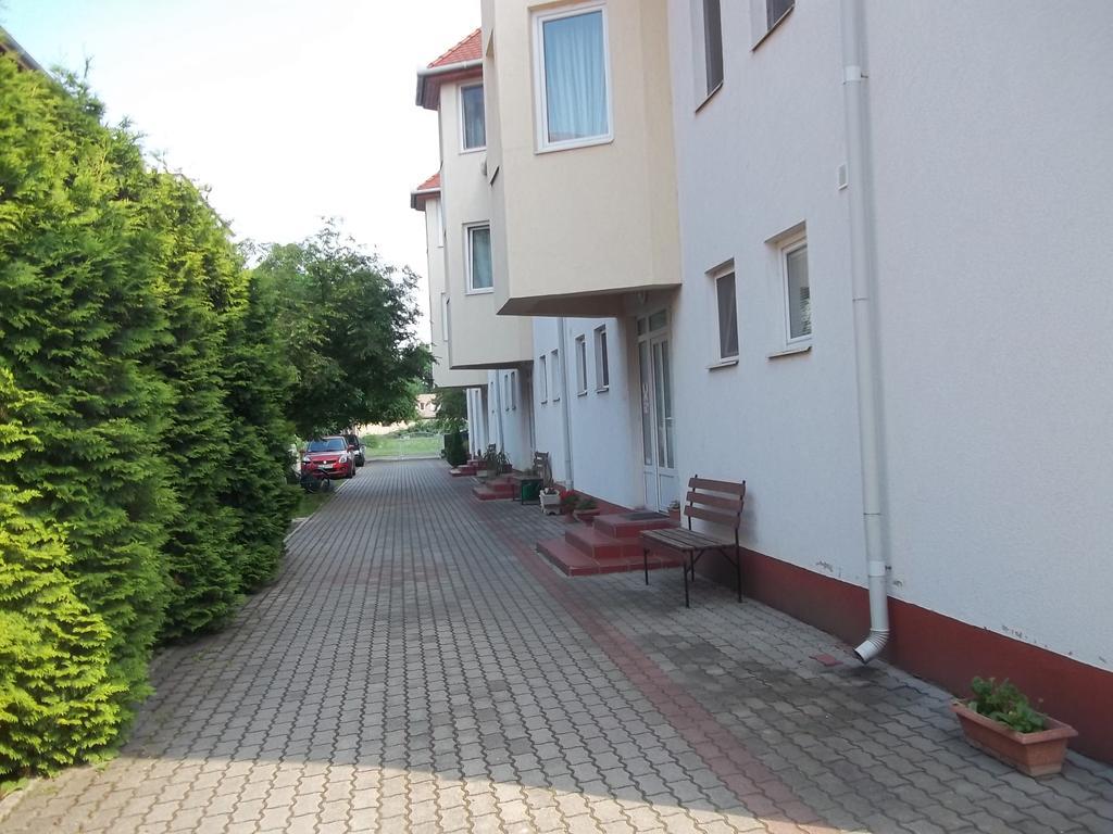 Apartman Pavai Хайдусобосло Экстерьер фото